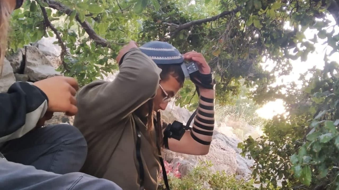 HaBashan Pioneers settler group crosses Syria border, spends night on Mount Hermon